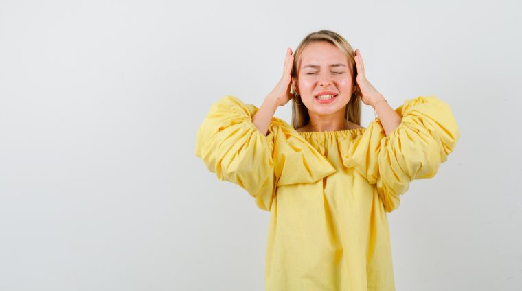 expressive-young-woman-posing_176474-100822